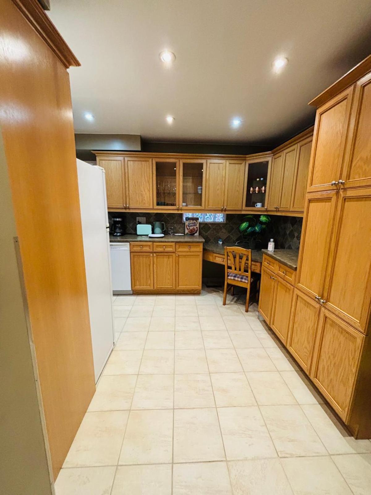Room With Private Patio Next To Toronto Airport Μισισάουγκα Εξωτερικό φωτογραφία